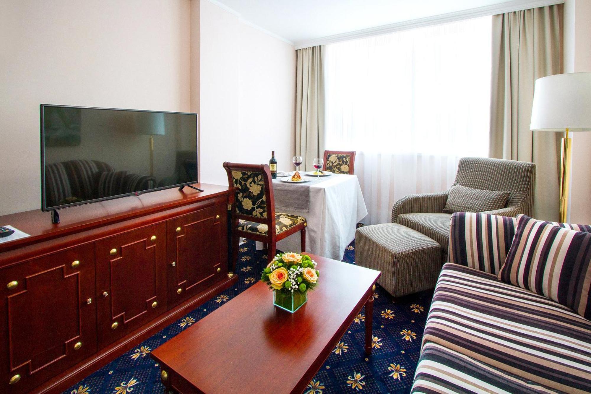 A Hoteli - Hotel Sloboda Sabac Ruang foto